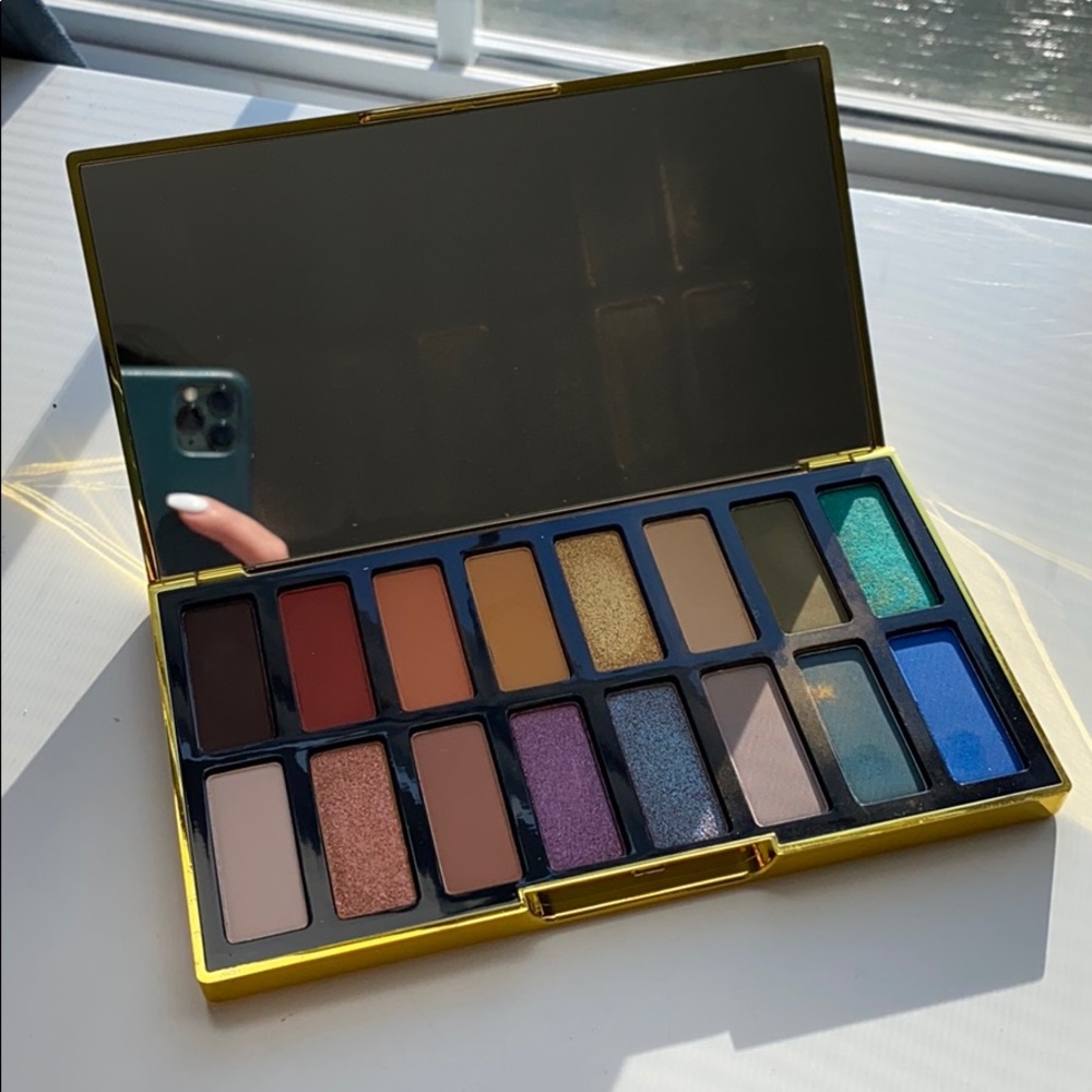 LE Kat Von D 10 Year Anniversary Palette
